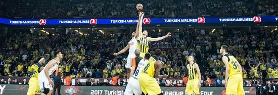 掘金主场力克雄鹿，约基奇三双统治比赛